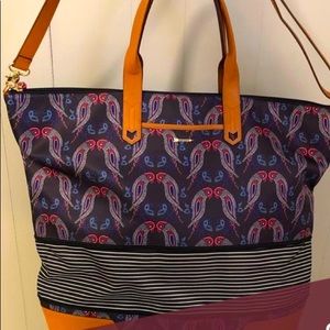 Stella & Dot Getaway bag in “Lovebirds” print.